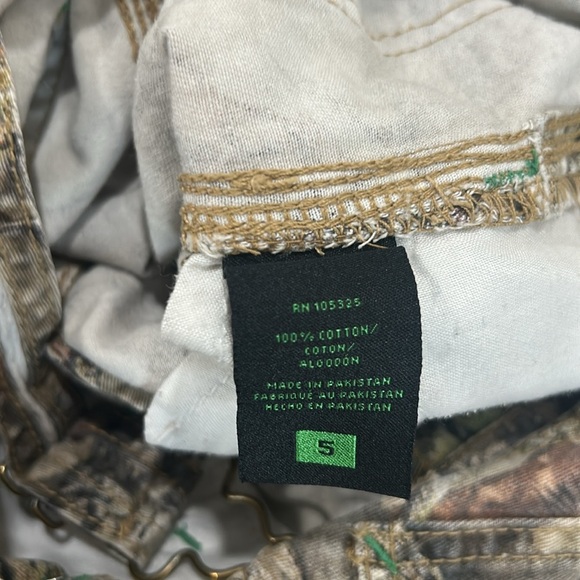 John Deere Camo Print Boys Bib Overalls Sz 5 front pockets & adjustable straps - Picture 9 of 10